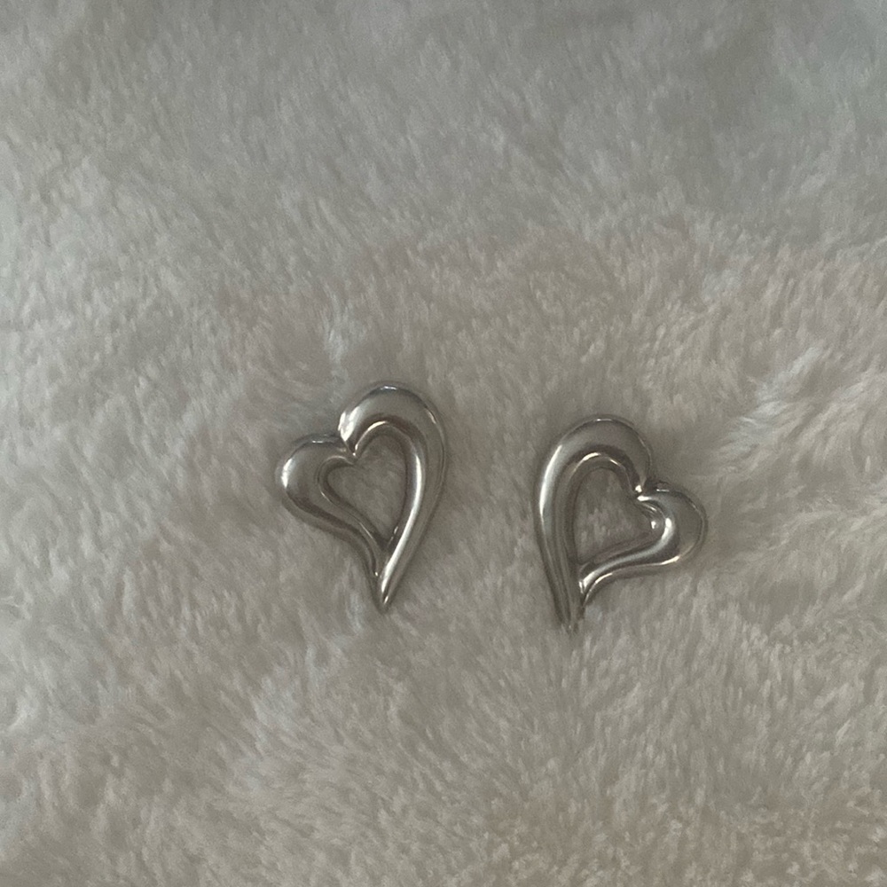 Silver heart earrings. .trial 925